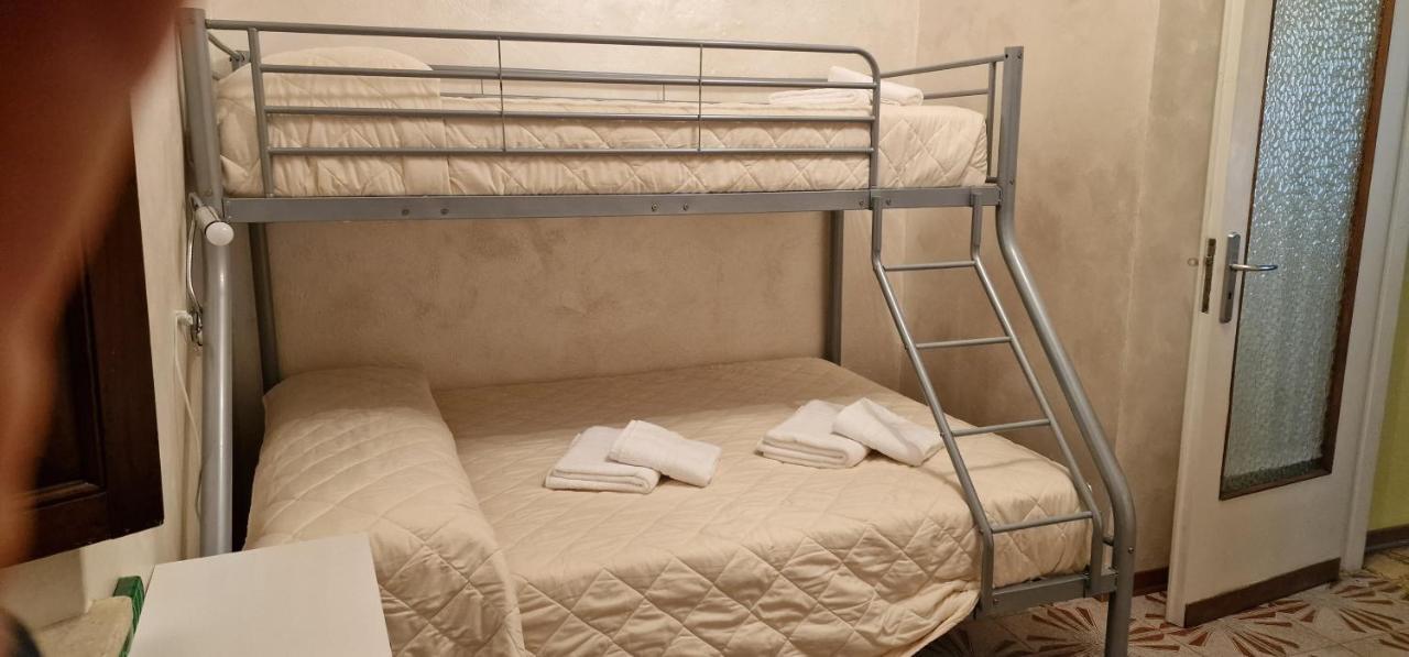 Casa Soggiorno Il Quetzales Valenza Ngoại thất bức ảnh